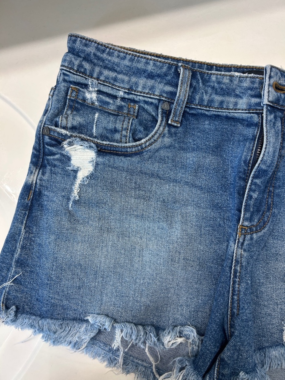 Kut From The Kloth High Rise Jane Denim Frayed Hem Shorts NWOT, 8 - Picture 9 of 10